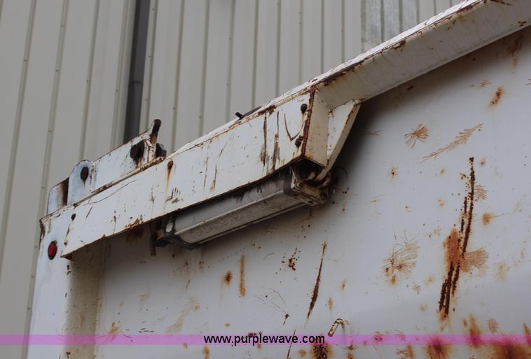 image for item H7963 1994 Western 26' barrel end dump trailer