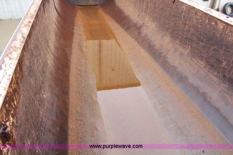 image for item H7963 1994 Western 26' barrel end dump trailer