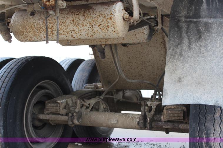 image for item H7963 1994 Western 26' barrel end dump trailer