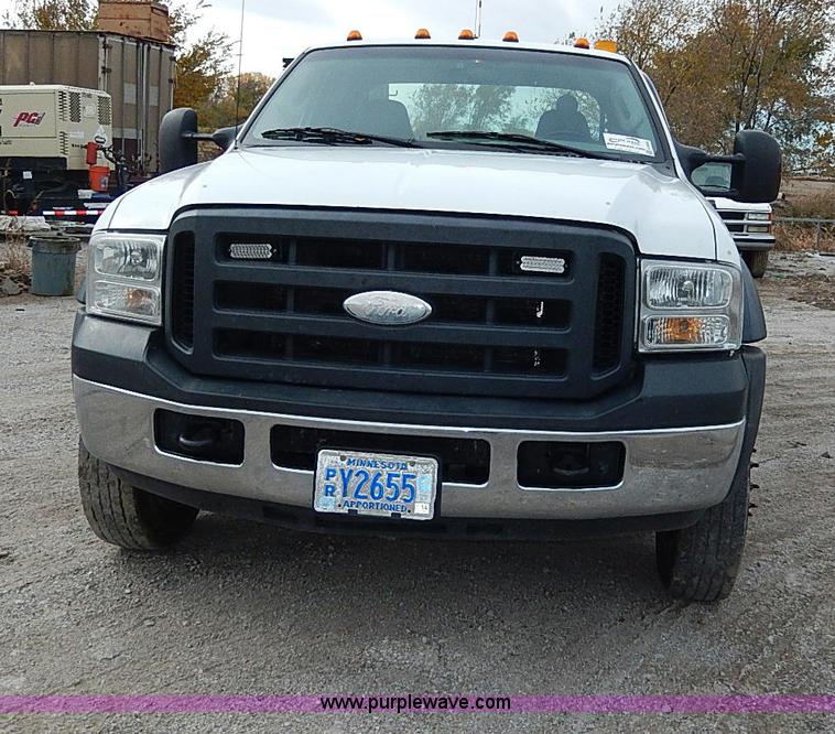 image for item H9560 2006 Ford F450 Super Duty XL SuperCab pickup truck