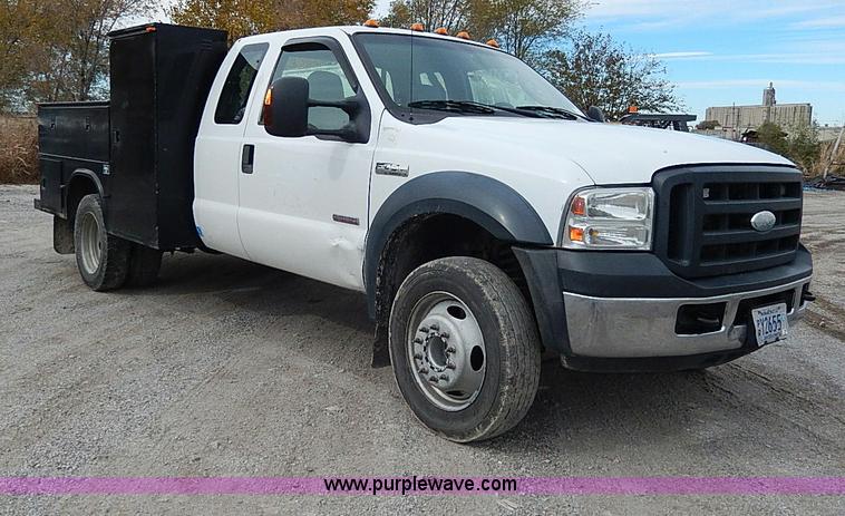 image for item H9560 2006 Ford F450 Super Duty XL SuperCab pickup truck