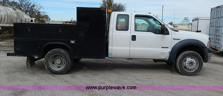 image for item H9560 2006 Ford F450 Super Duty XL SuperCab pickup truck