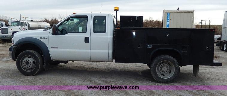 image for item H9560 2006 Ford F450 Super Duty XL SuperCab pickup truck