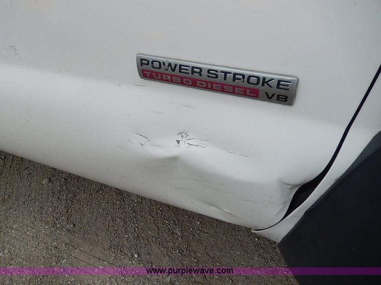 image for item H9560 2006 Ford F450 Super Duty XL SuperCab pickup truck