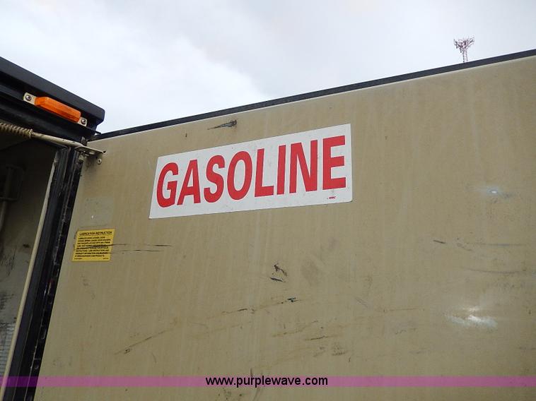 image for item H9560 2006 Ford F450 Super Duty XL SuperCab pickup truck