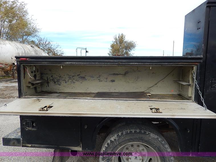 image for item H9560 2006 Ford F450 Super Duty XL SuperCab pickup truck