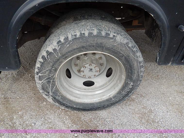 image for item H9560 2006 Ford F450 Super Duty XL SuperCab pickup truck