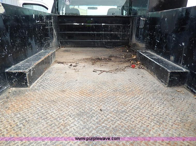 image for item H9560 2006 Ford F450 Super Duty XL SuperCab pickup truck