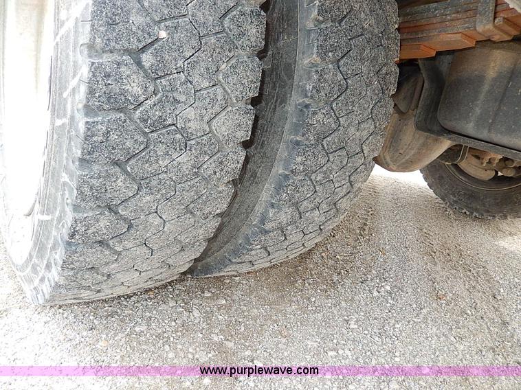 image for item H9560 2006 Ford F450 Super Duty XL SuperCab pickup truck