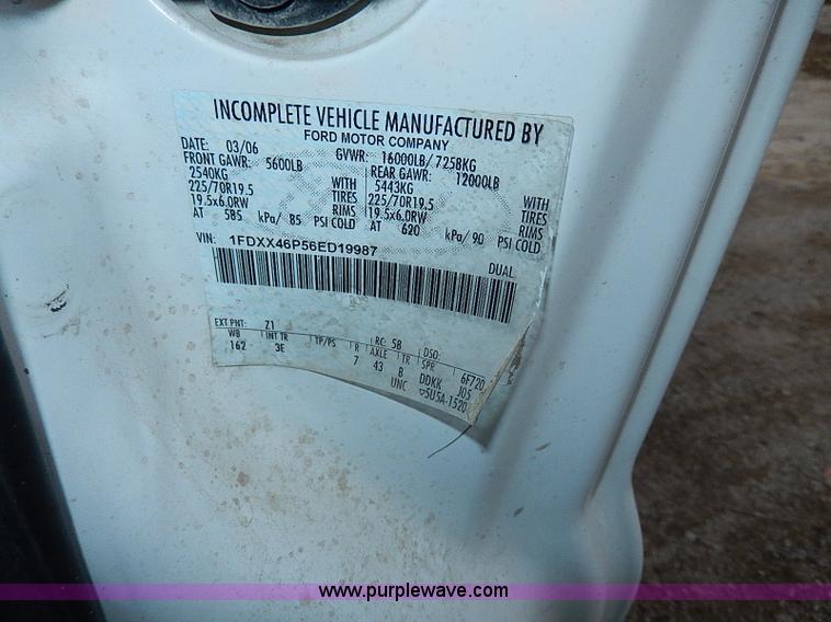 image for item H9560 2006 Ford F450 Super Duty XL SuperCab pickup truck