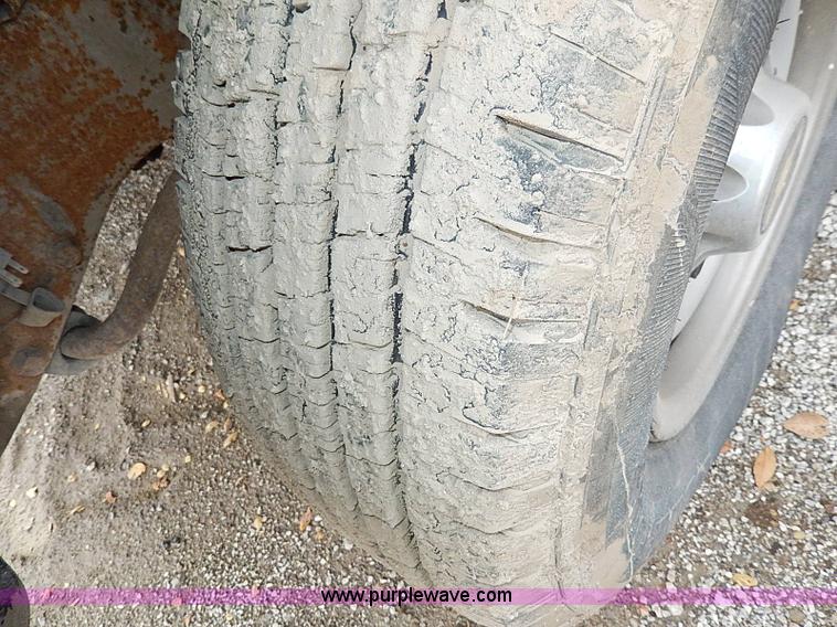 image for item H9561 2000 Chevrolet 2500 pickup truck