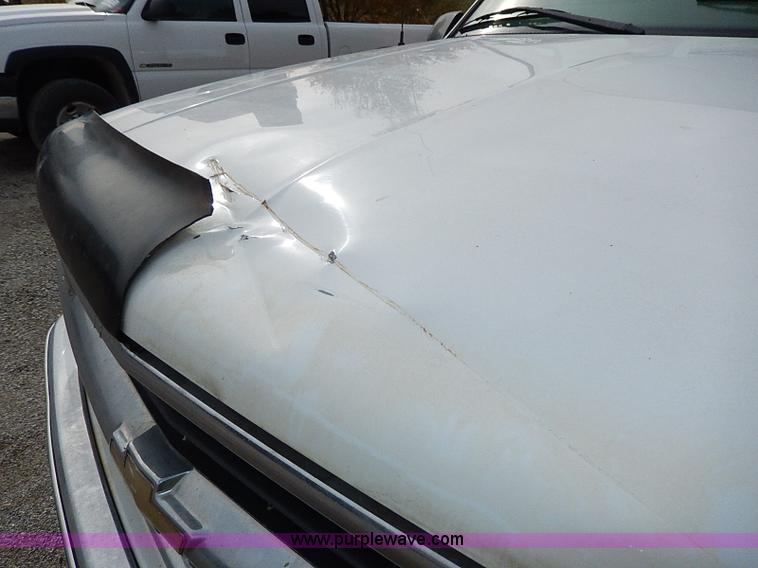 image for item H9561 2000 Chevrolet 2500 pickup truck