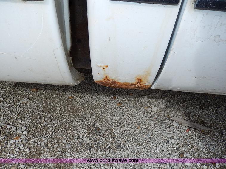 image for item H9561 2000 Chevrolet 2500 pickup truck