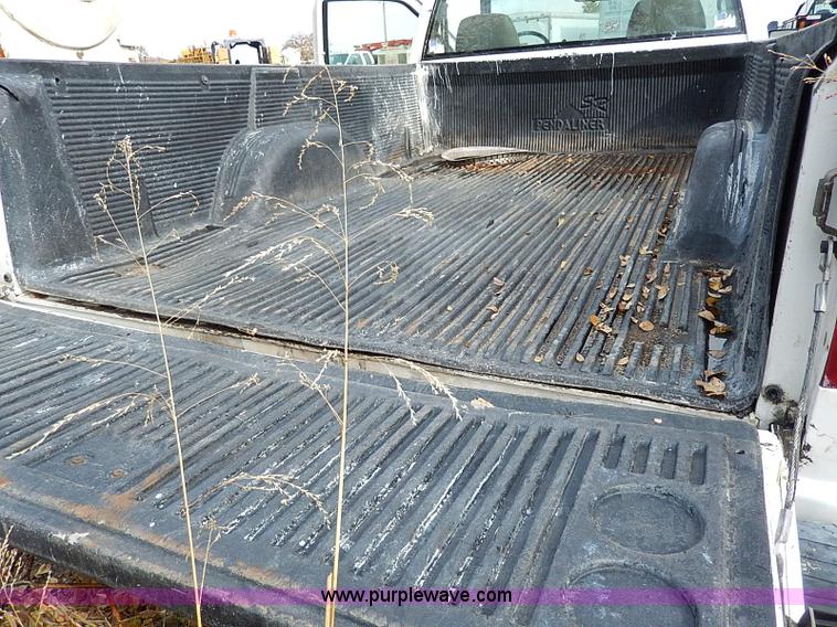 image for item H9561 2000 Chevrolet 2500 pickup truck