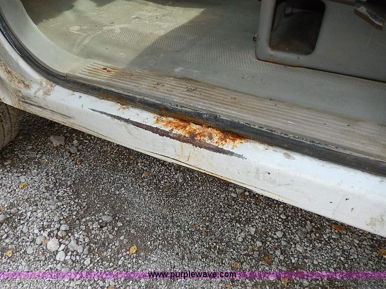 image for item H9561 2000 Chevrolet 2500 pickup truck