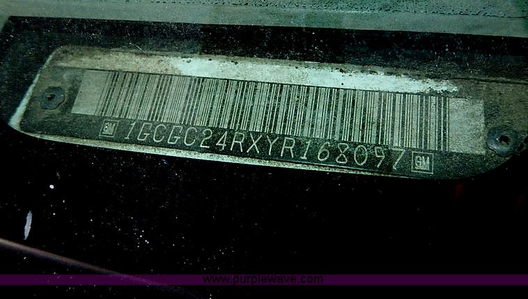 image for item H9561 2000 Chevrolet 2500 pickup truck