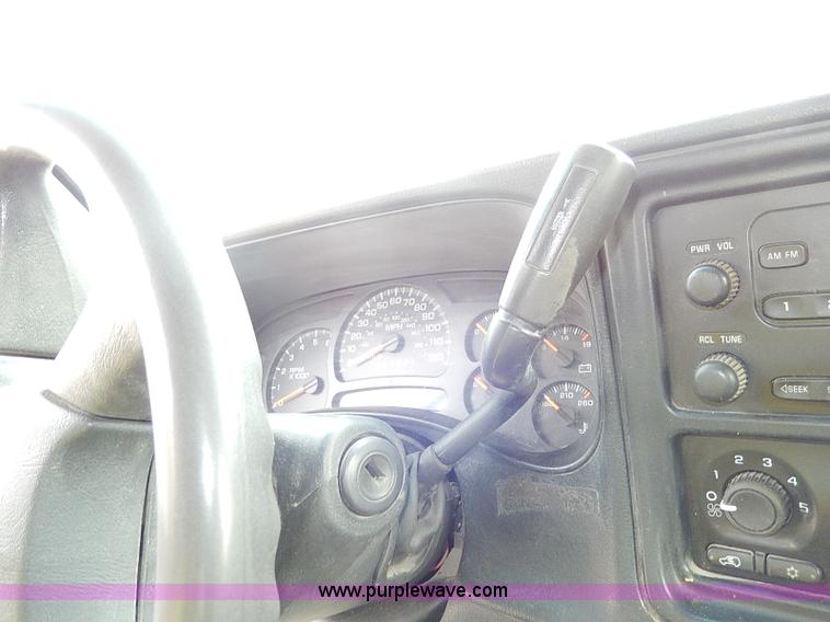 image for item H9562 2007 Chevrolet Silverado Classic 2500HD Crew Cab pickup truck