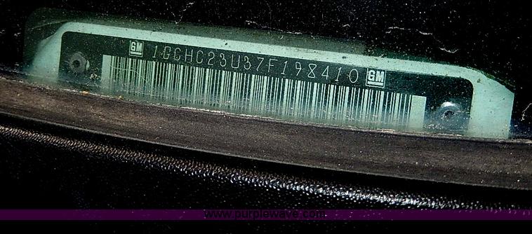 image for item H9562 2007 Chevrolet Silverado Classic 2500HD Crew Cab pickup truck