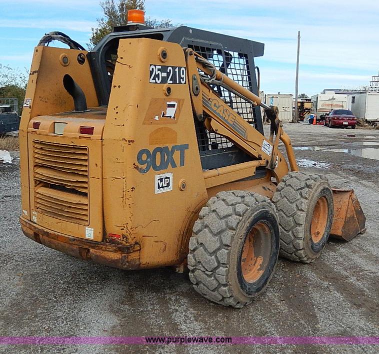 image for item H9577 1999 Case 90XT skid steer