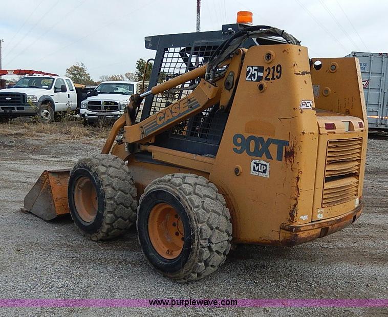 image for item H9577 1999 Case 90XT skid steer