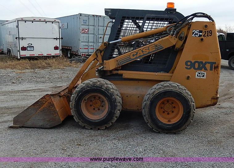 image for item H9577 1999 Case 90XT skid steer