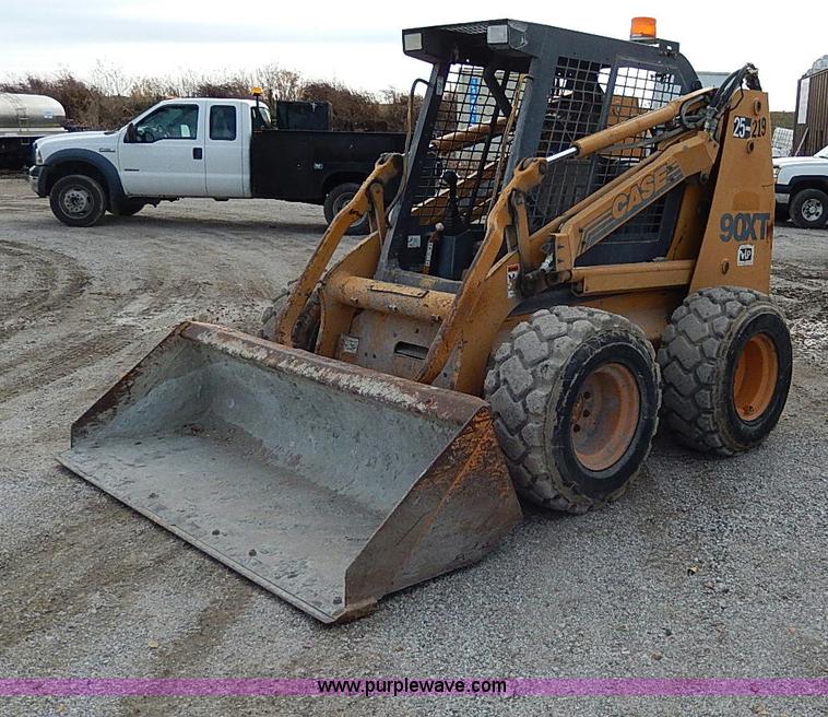 image for item H9577 1999 Case 90XT skid steer