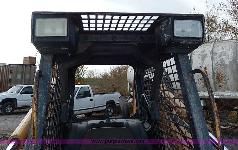 image for item H9577 1999 Case 90XT skid steer