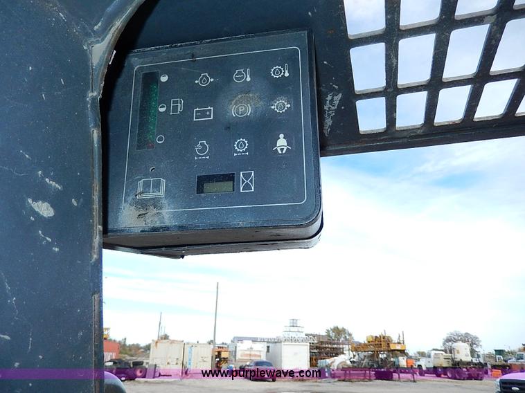 image for item H9577 1999 Case 90XT skid steer