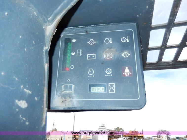 image for item H9577 1999 Case 90XT skid steer