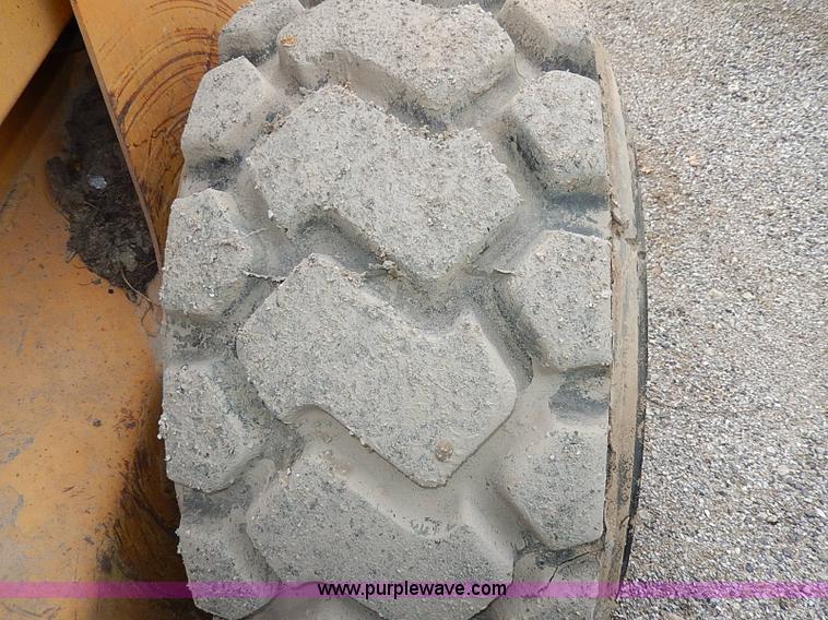 image for item H9577 1999 Case 90XT skid steer