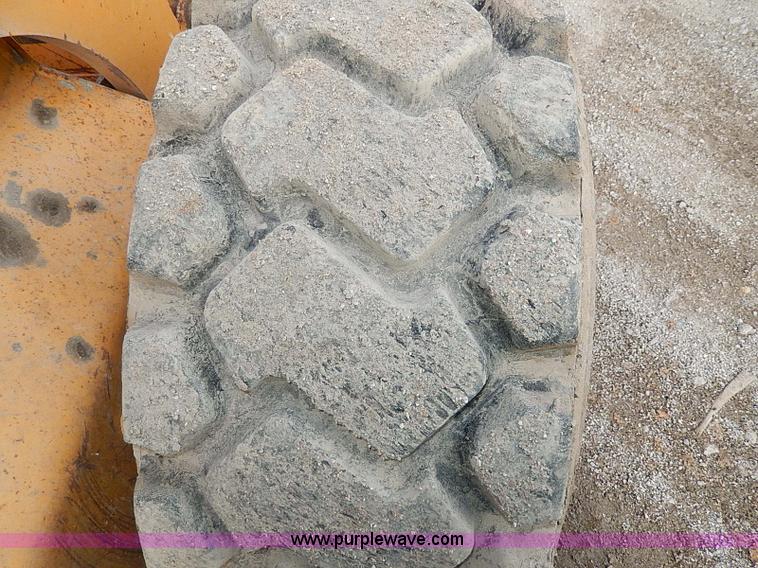 image for item H9577 1999 Case 90XT skid steer