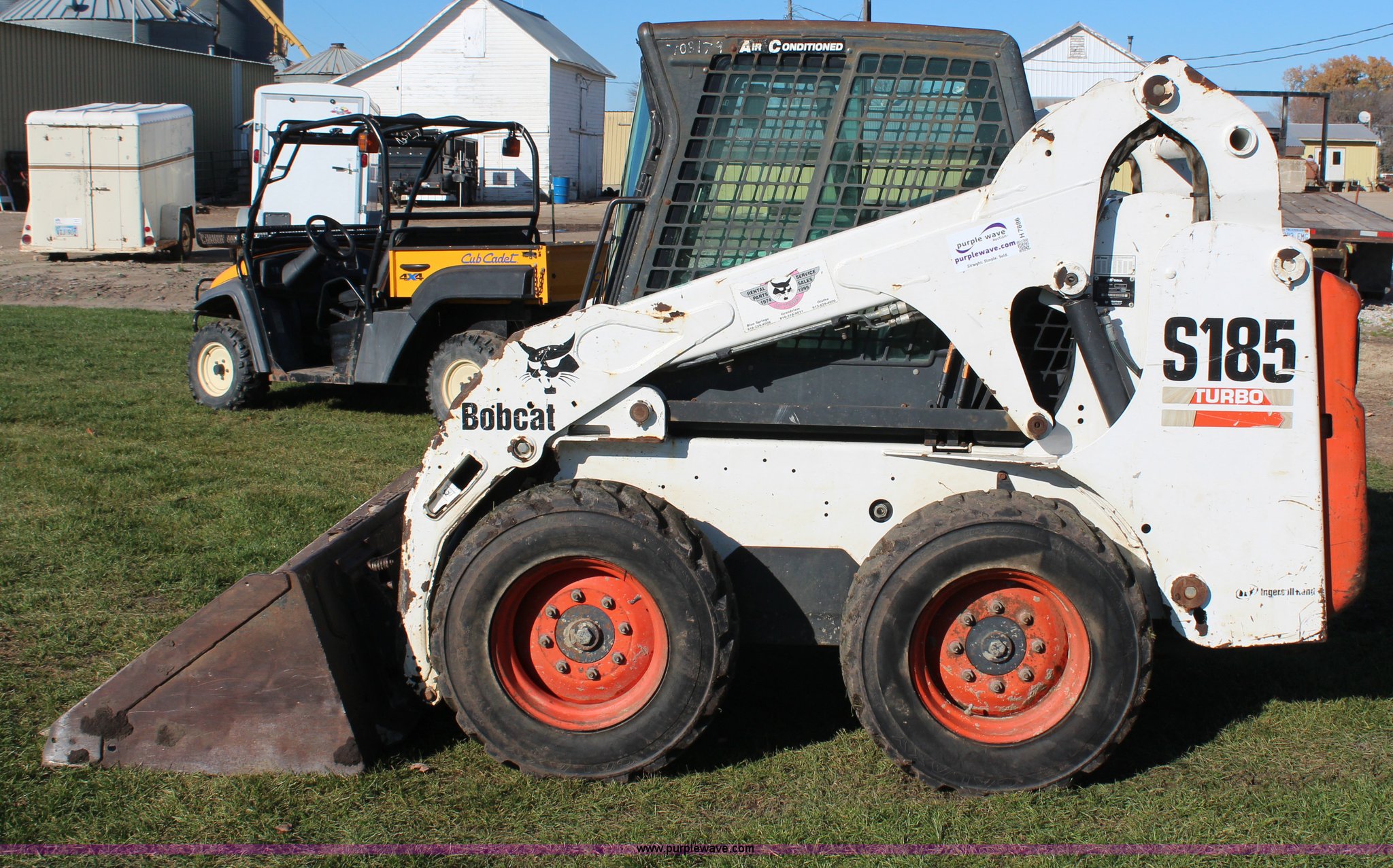 2004 Bobcat S185 skid steer in Lawrence, KS Item H7886 sold Purple Wave