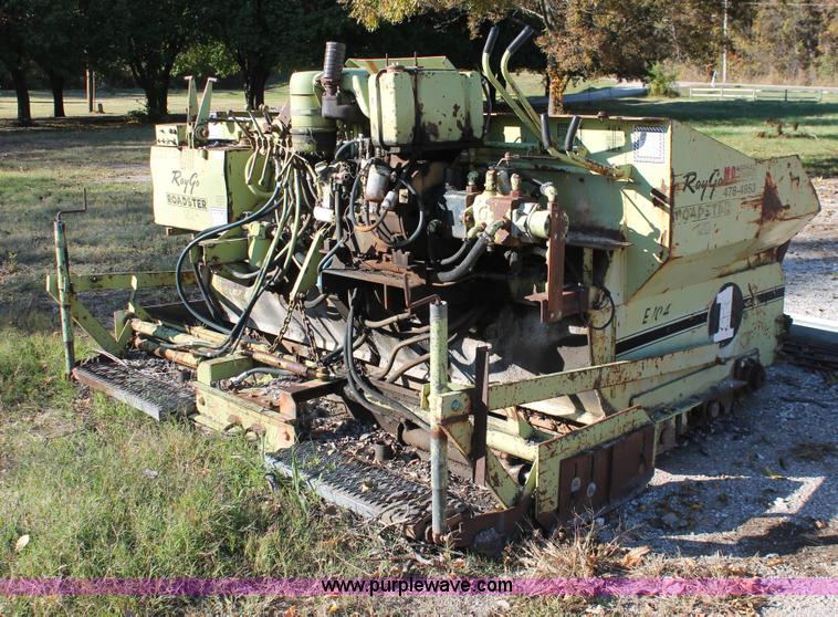 image for item H4148 Raygo Roadster 120 asphalt paver