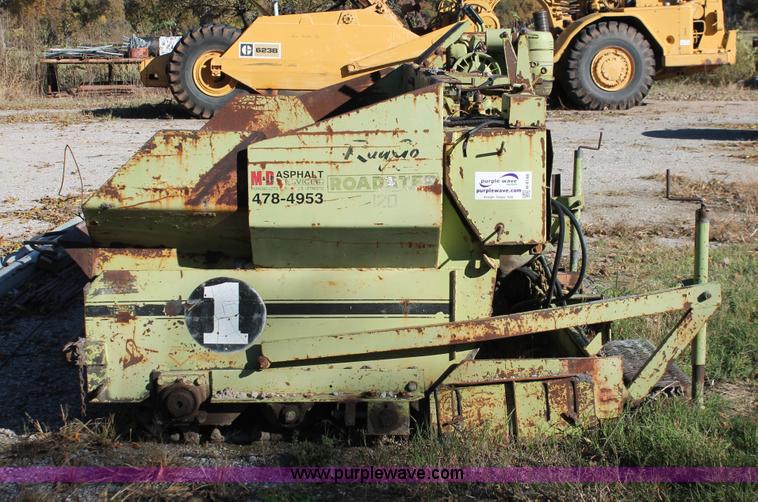 image for item H4148 Raygo Roadster 120 asphalt paver