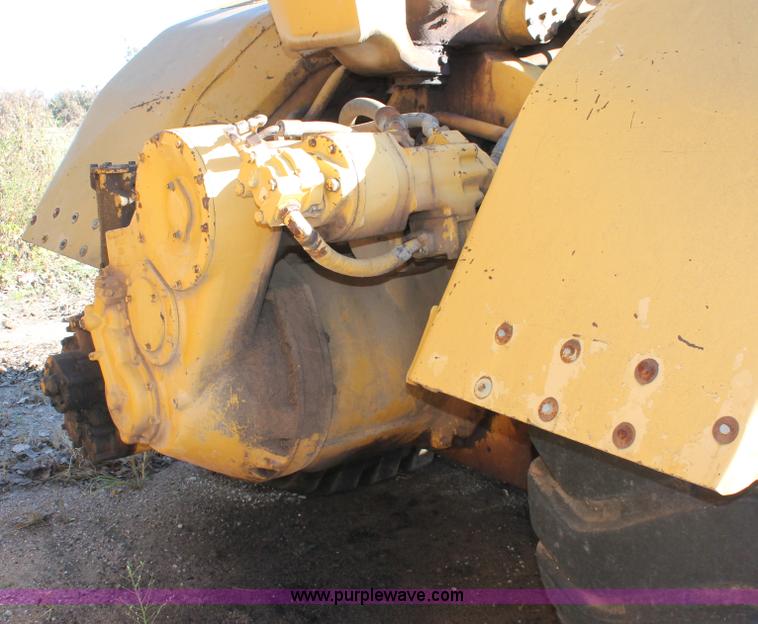image for item H4149 1975 Caterpillar 623B elevating scraper