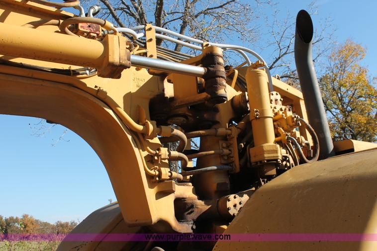 image for item H4149 1975 Caterpillar 623B elevating scraper