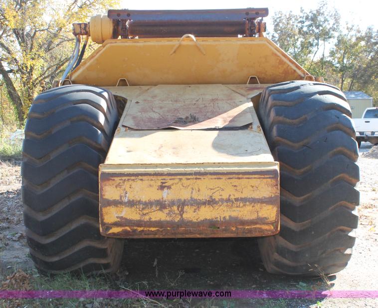 image for item H4149 1975 Caterpillar 623B elevating scraper