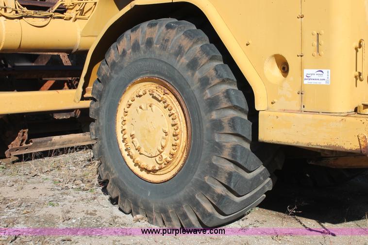 image for item H4149 1975 Caterpillar 623B elevating scraper