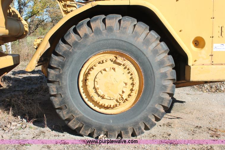 image for item H4149 1975 Caterpillar 623B elevating scraper
