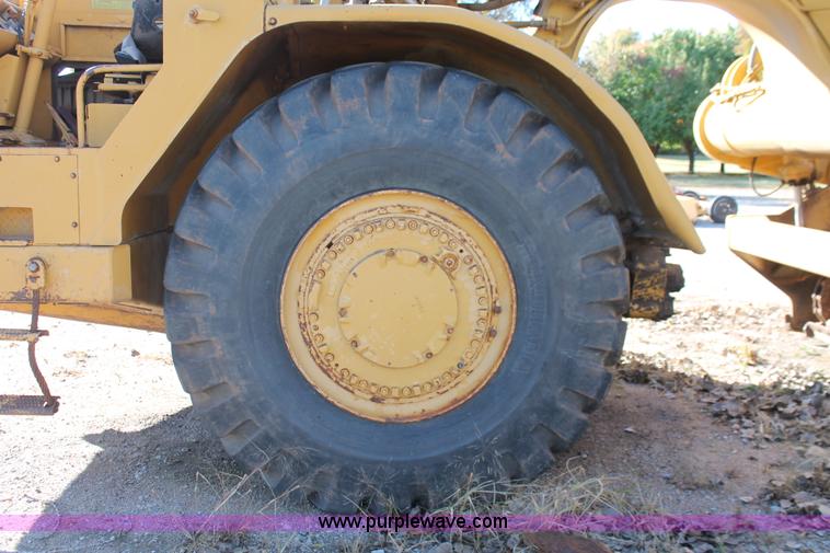 image for item H4149 1975 Caterpillar 623B elevating scraper