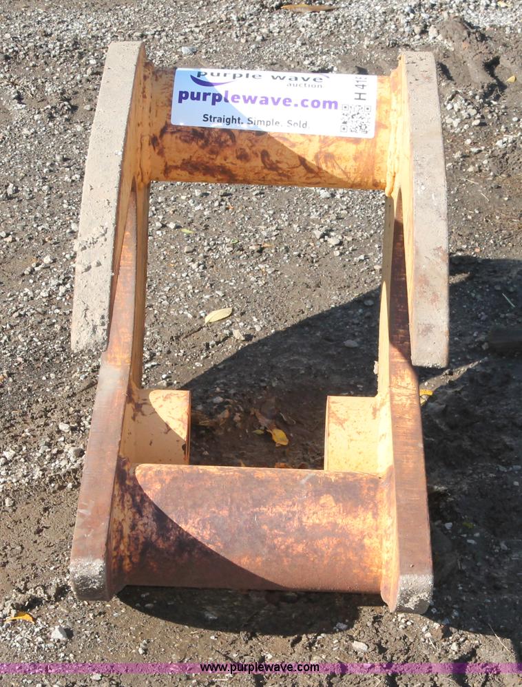 image for item H4151 Backhoe concrete breaker