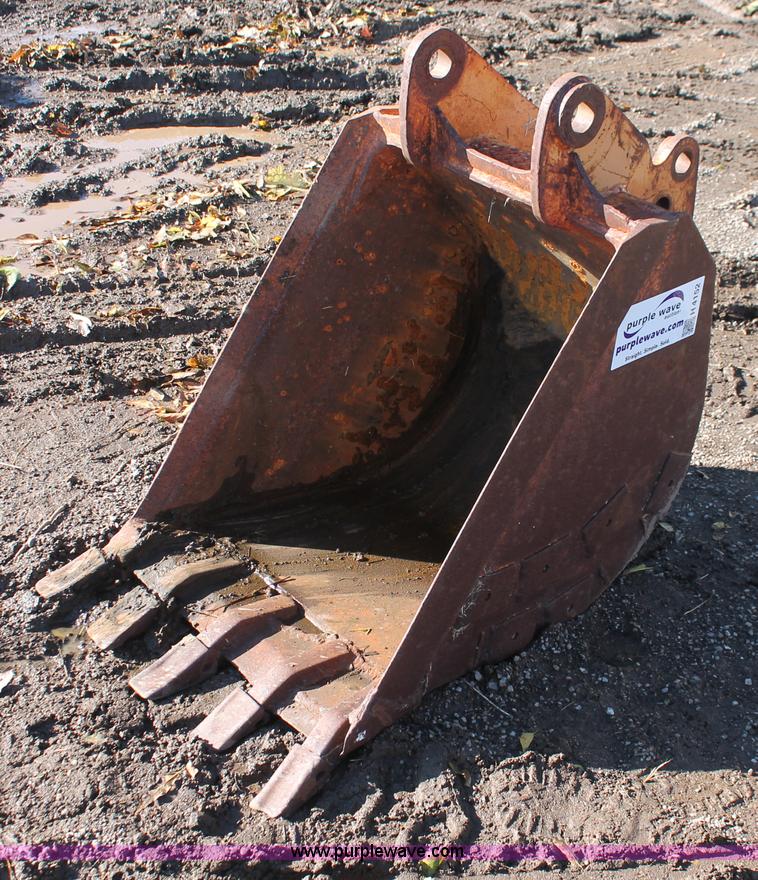 image for item H4152 23"W bucket