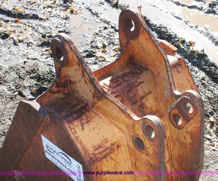 image for item H4152 23"W bucket