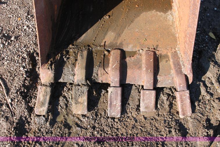 image for item H4152 23"W bucket