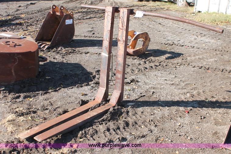 image for item H4154 Forklift pallet attachment