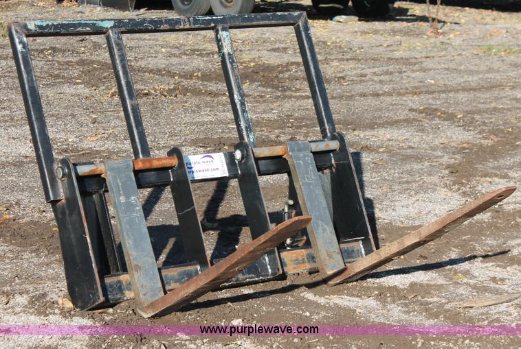 Bush Hog FL200 forklift pallet forks in Bixby, OK Item H4157 sold