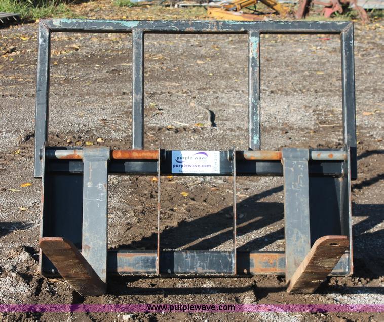 Bush Hog FL200 forklift pallet forks in Bixby, OK Item H4157 sold