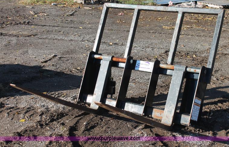 image for item H4157 Bush Hog FL200 forklift pallet forks