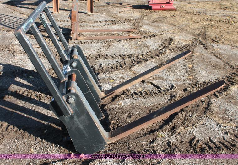 image for item H4157 Bush Hog FL200 forklift pallet forks