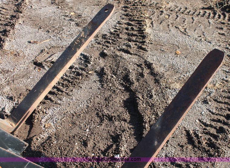 image for item H4157 Bush Hog FL200 forklift pallet forks
